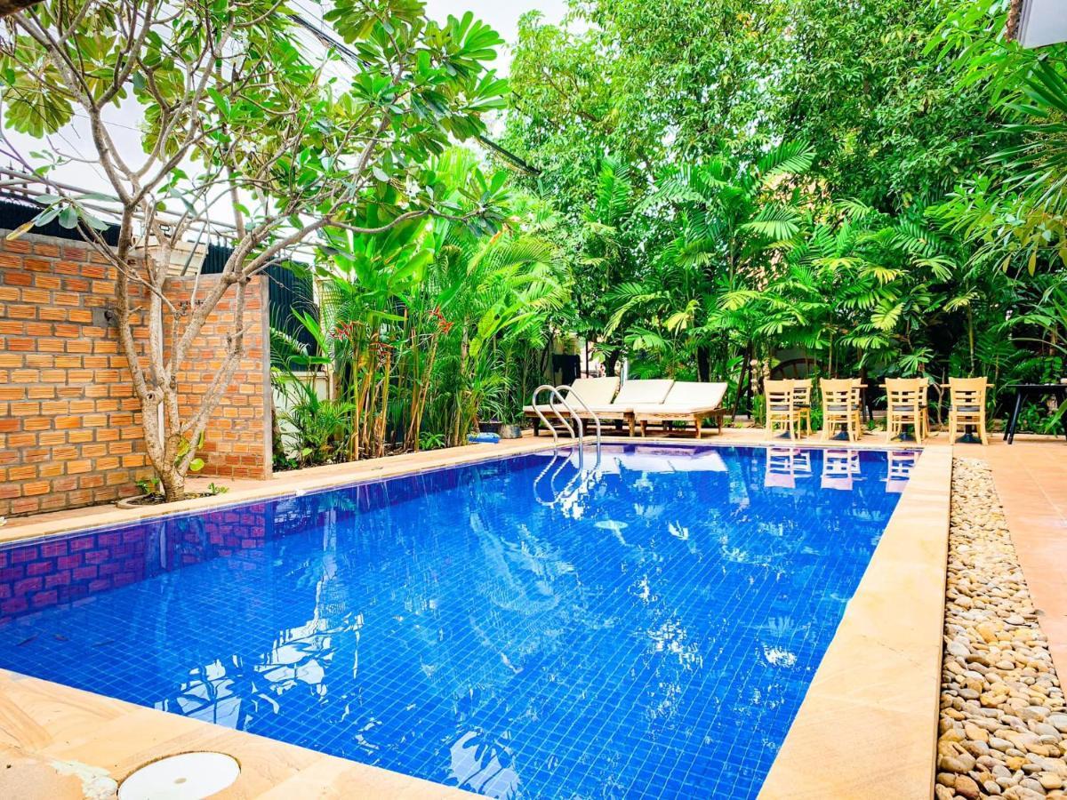 Готель Ravoeun Angkor Boutique Сіємреап Екстер'єр фото